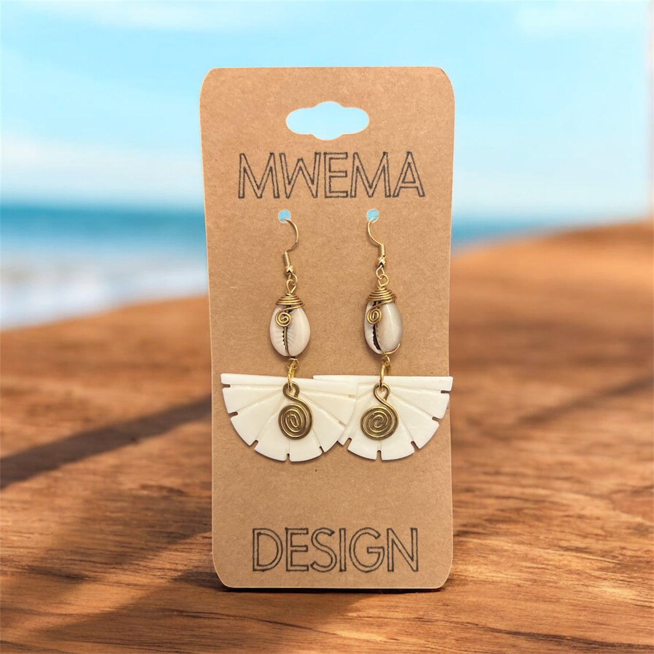 Palm Half-Circle with Shell Earrings – Layered Boho Style